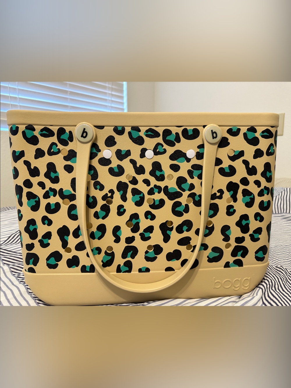 BOGG BAG Beige Leopard Tote with Black and Turquoise Spots! - Picture 4 of 7